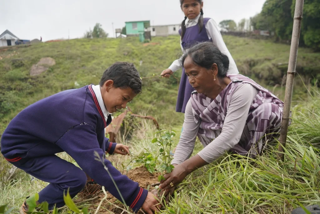 2. Demonstrating Community Based Initiatives for Healthy and Sustainable Food Systems