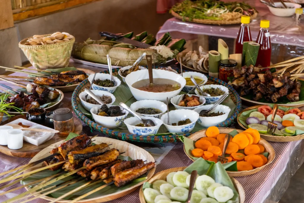 Local indigenous cuisine served at Mei-Ramew Cafe © Bantei NESFAS.JPG